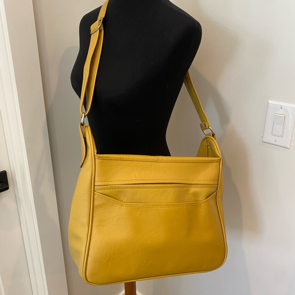 Vintage 1970s JCPenney Aspen Shoulder Bag- mustard yellow